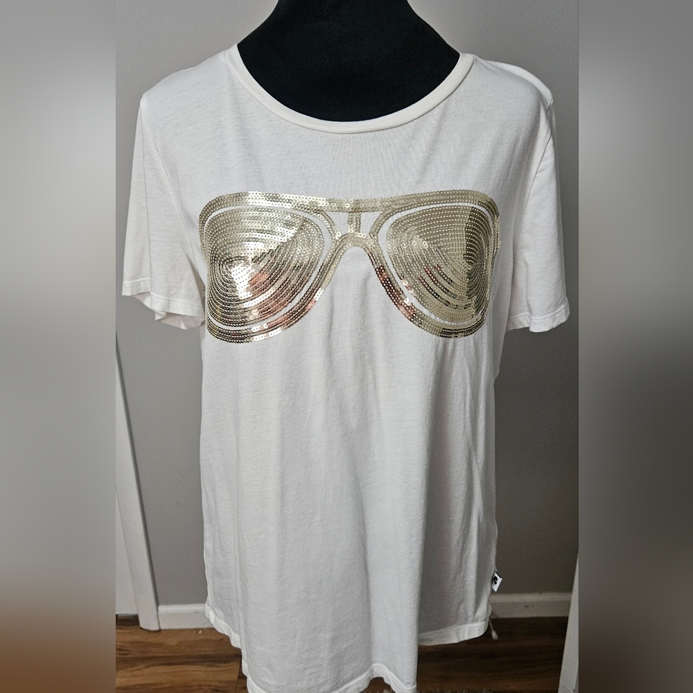 Karl Lagerfeld Paris White Tee w/ Gold Sequin Sunglasses- Size M